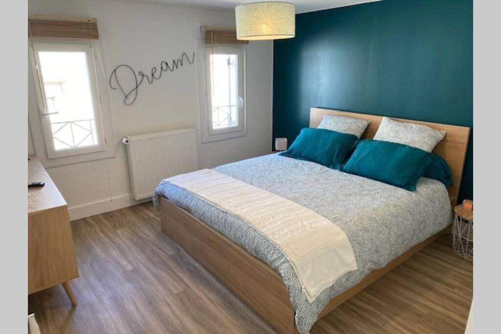 Appartement entier, One-Bedroom Apartment in La Roche-Chalais, Dordogne