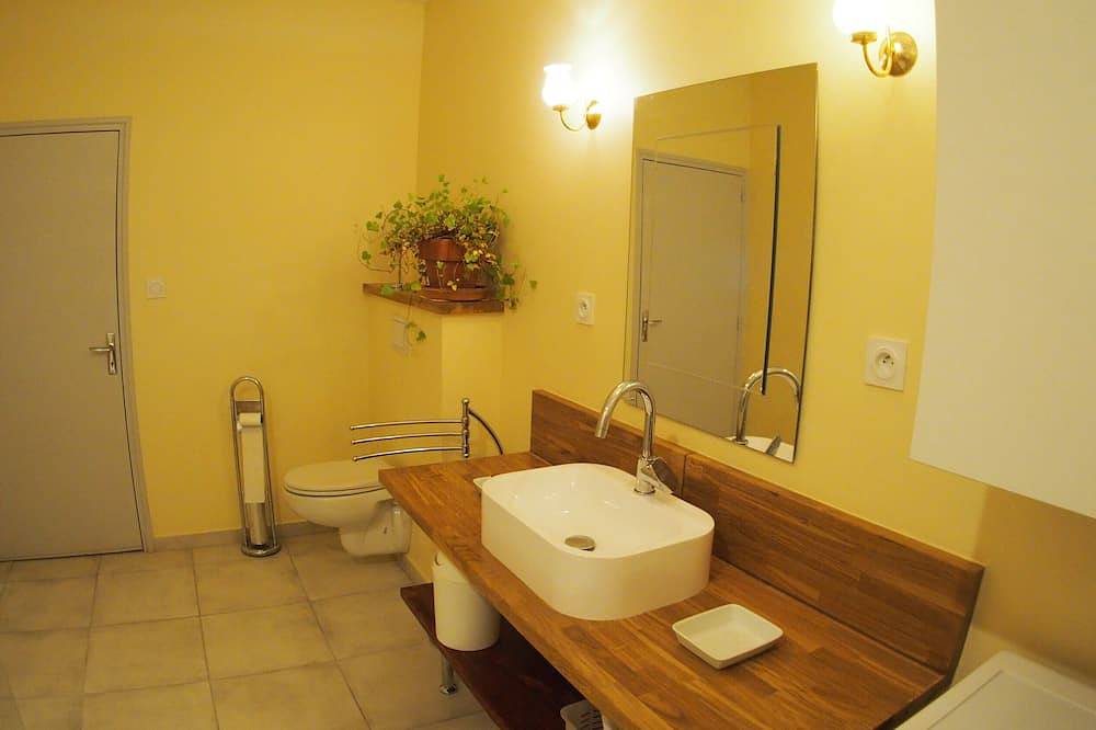 Apartamento entero, Lago y Naturaleza – Acogedor apartamento a 100 m del lago de Villefranche-de-Panat, Aveyron in Villefranche-de-Panat, Macizo Central