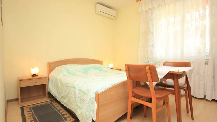 Gîte pour 2 personnes, avec terrasse à Lovran - 2