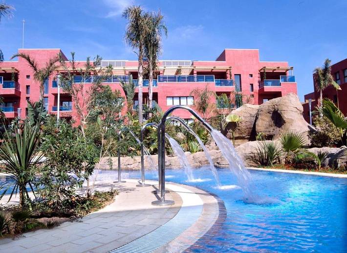 Hotel para 3 personas, con jardín además de jacuzzi y sauna - 1