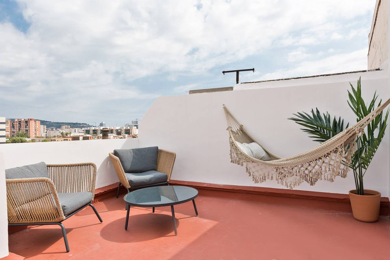 Entire apartment, Urban Chill | 2-Bedroom Apartment with Terrace in Hospitalet de Llobregat, l'Hospitalet de Llobregat