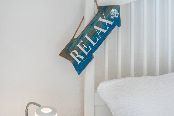 Ganze Wohnung, Apartment, 20 qm, wohn-/schlafzimmer mit küchenzeile, private kleine terrasse, max. 2 personen in Hooksiel, Wangerland