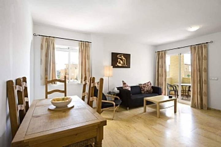 Ganze Wohnung, Apartment im ersten Stock des Golf Resorts, gut ausgestattetes Apartment mit Gemeinschaftspool in Vera, Costa de Almería