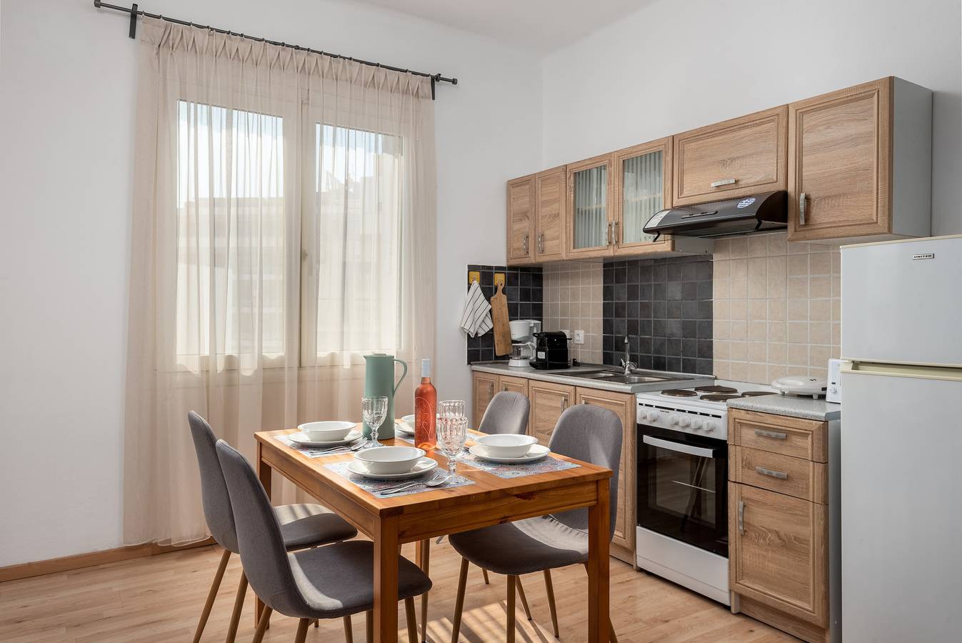 Entire apartment, Apartment 'Rhodes Central' with Balcony, Wi-Fi and Air Conditioning in Rhodos City, Rhodes