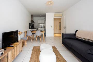 Gîte pour 4 personnes, avec terrasse, adapté aux familles dans Plage de Juan-les-Pins