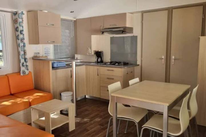 Mobil home pour 4 personnes à Neffes