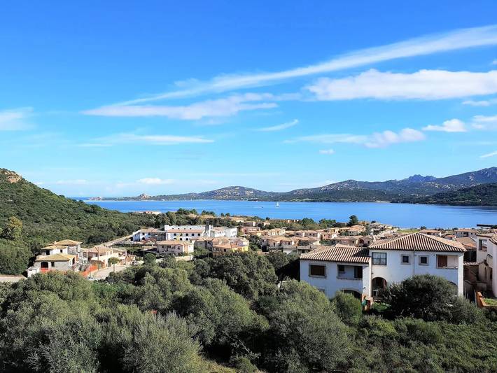 Gîte pour 3 personnes, avec piscine et terrasse à Cannigione