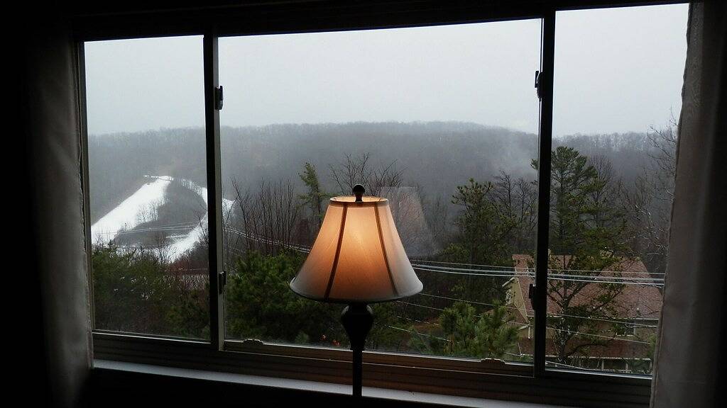 Ganze Wohnung, Bear Cub Vista, Mtn Retreat mit Blick auf die Skipiste! Whirlpools, Sauna 55 \"Tv Wifi in Gatlinburg, Sevier County