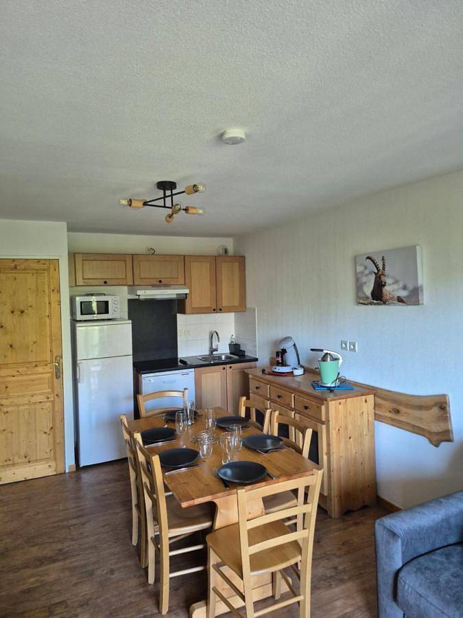 Appartement entier, Two-Bedroom Apartment with Balcony in Orcières, Parc national des Écrins