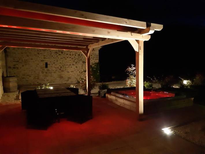 Location de vacances pour 6 personnes, avec jacuzzi et jardin à Roche-Saint-Secret-Béconne - 3