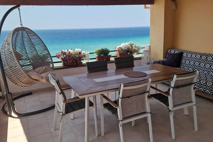 Διαμερίσματα διακοπών για 6 άτομα, με μπαλκόνι στη Γλυφάδα (Κέρκυρα)