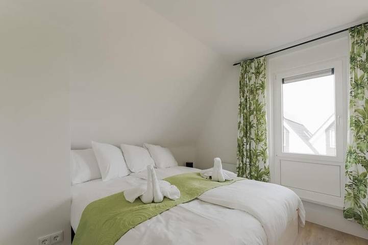 Ferienhaus für 7 Personen, mit Whirlpool und Terrasse sowie Garten und Sauna in Friesland - 2