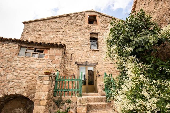 Casa rural para 18 personas, con vistas además de jardín y piscina, Se admiten mascotas en Anoia (España) - 3