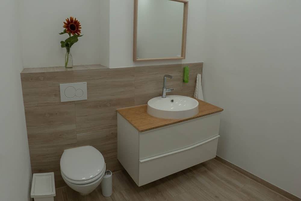 Vacation apartment in Würzburg city on the ground floor with terrace including parking spaces in Würzburg, Franconian Wine Country