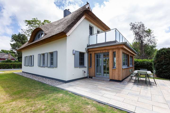 Ferienhaus für 6 Personen, mit Balkon und Terrasse sowie Garten und Sauna in Wieck am Darß