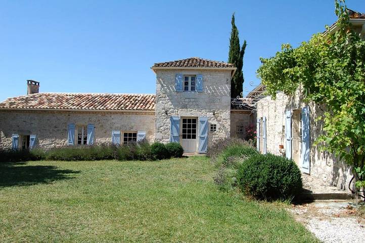 Maison d’hôte pour 2 personnes, avec Terrasse et Jardin ainsi que Piscine et Vue à Touffailles
