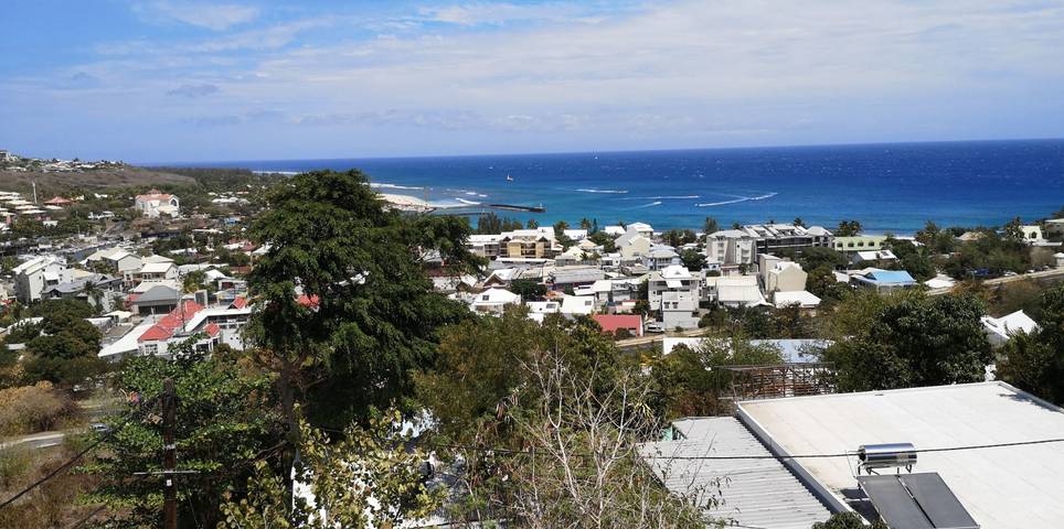 Gîte pour 4 personnes, avec terrasse dans Saint-Gilles les Bains - 2