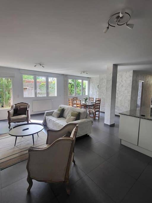 Gîte pour 8 personnes, avec Terrasse et Jardin à Le Raincy