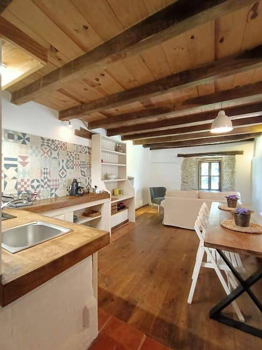 Location de vacances pour 2 personnes, avec Terrasse ainsi que Jardin et Vue à Mañón