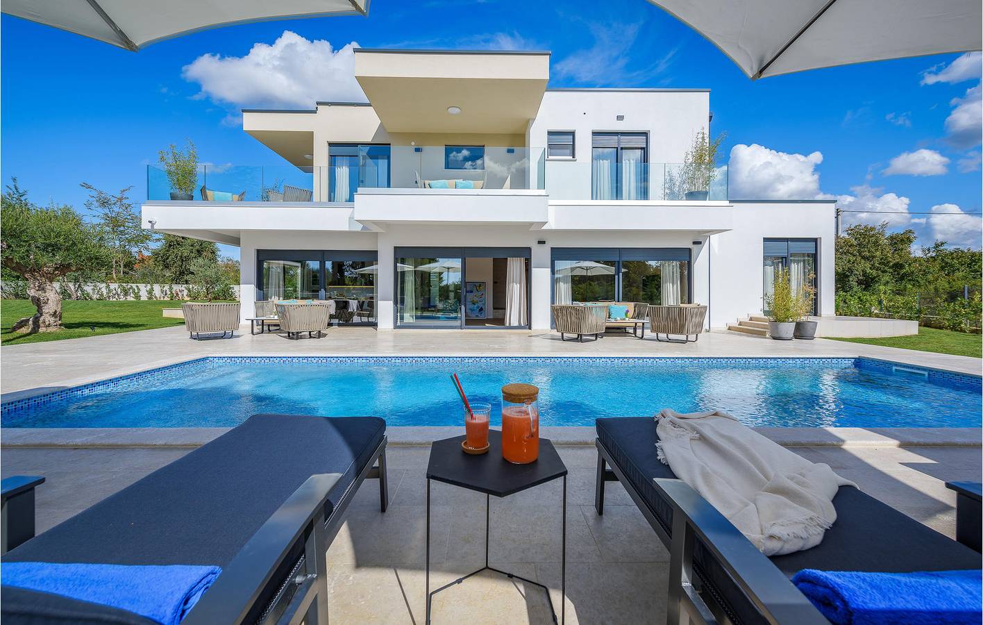 Holiday home for 8 people with terrace in Grad Poreč, Porec region