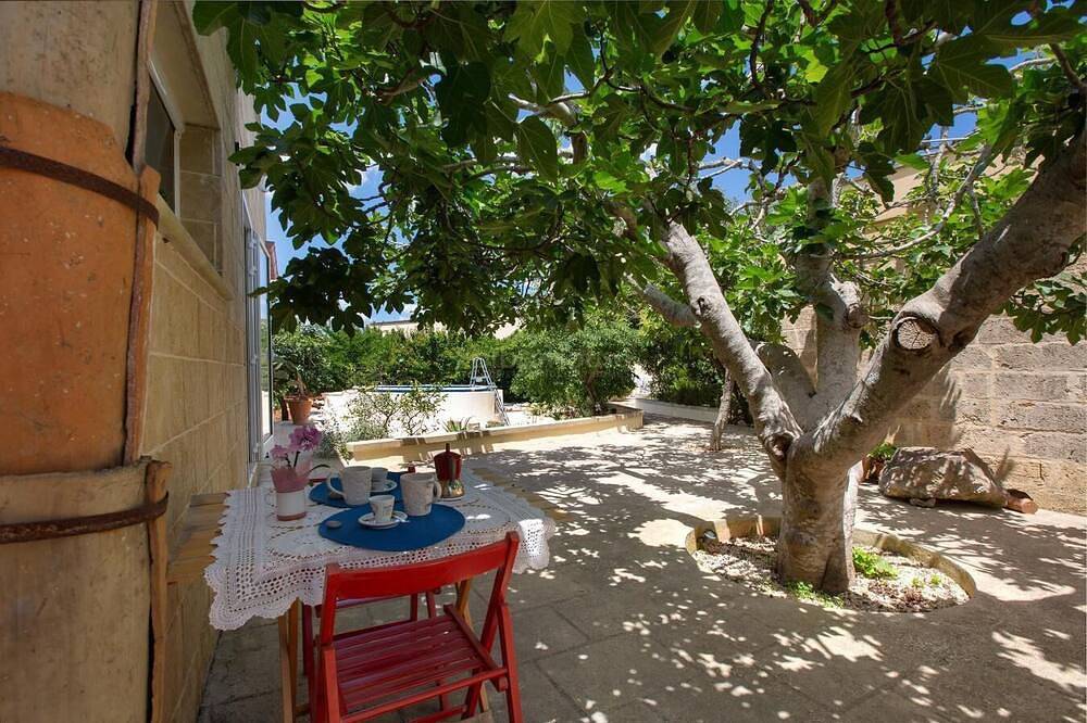 Dimora Cavalieri charming house con piscina giardino a  3km da Castro Salento in Andrano, Provincia di Lecce