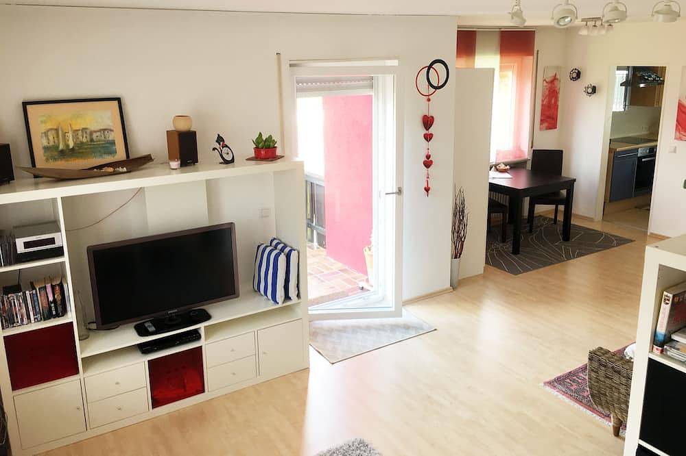Ganze Wohnung, Ruhiges, sonniges Appartment mit Blick auf Salzburg und Nähe zur Stadt Salzburg in Ainring, Rupertiwinkel
