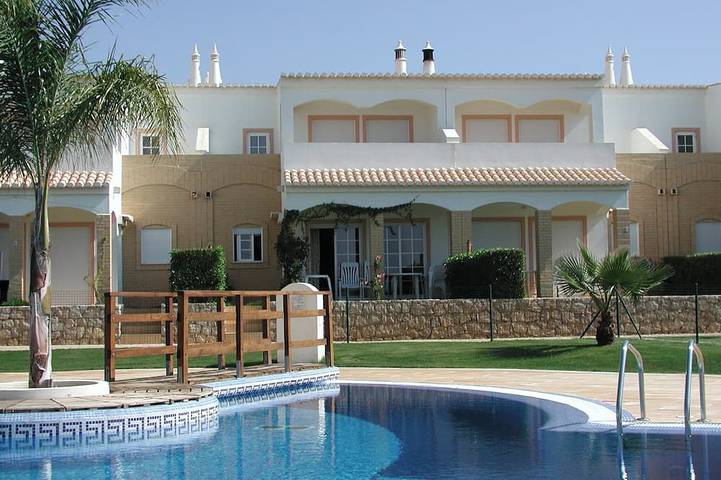 Ferienhaus für 4 Personen, mit Pool und Garten