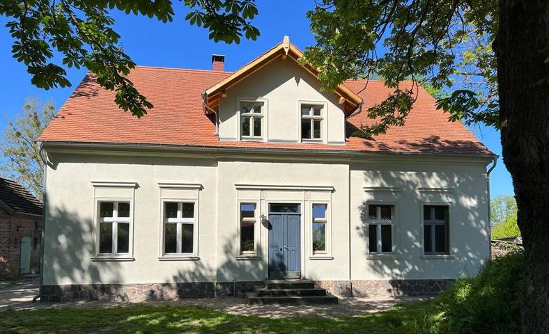 Ferienwohnung für 12 Personen, mit Garten und Sauna sowie Ausblick in Fürstenberg/Havel