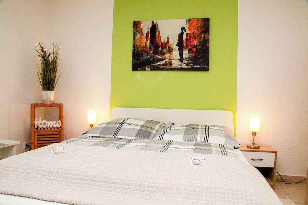 Ganze Wohnung, Zentrale, ruhige Wohnung in Innenstadt - Küche, Parkplatz, Terrasse, Smarttv in Bitburg, Eifelkreis Bitburg-Prüm