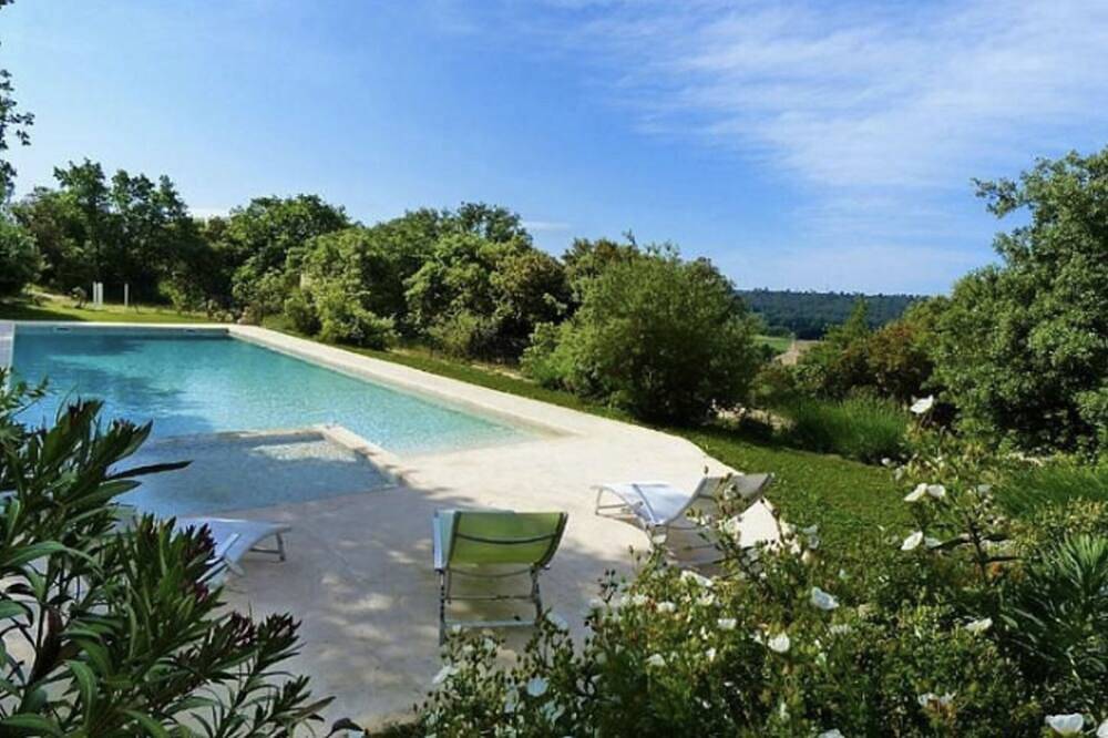 Appart Hôtel - Nature et Spa in Aurons, Aix-en-Provence region