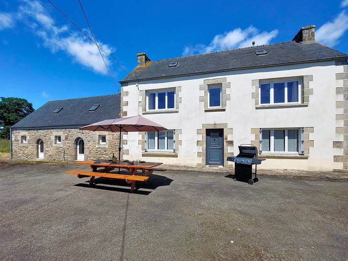Location de vacances pour 6 personnes, avec Terrasse et Jardin à Plouégat-Moysan