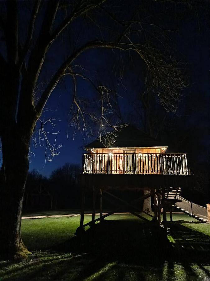 Chalets et cabane perchée "Ô Cœur des Puys" in Ceyssat, Parc naturel régional des Volcans d'Auvergne