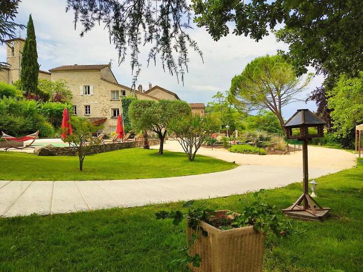 Location de vacances pour 13 personnes, avec piscine ainsi que jardin et vue, animaux acceptés à Rochecolombe - 2