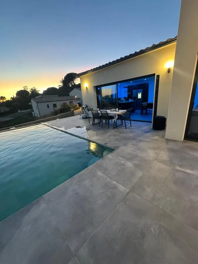 Chalet para 10 personas, con jacuzzi además de piscina y jardín - 1