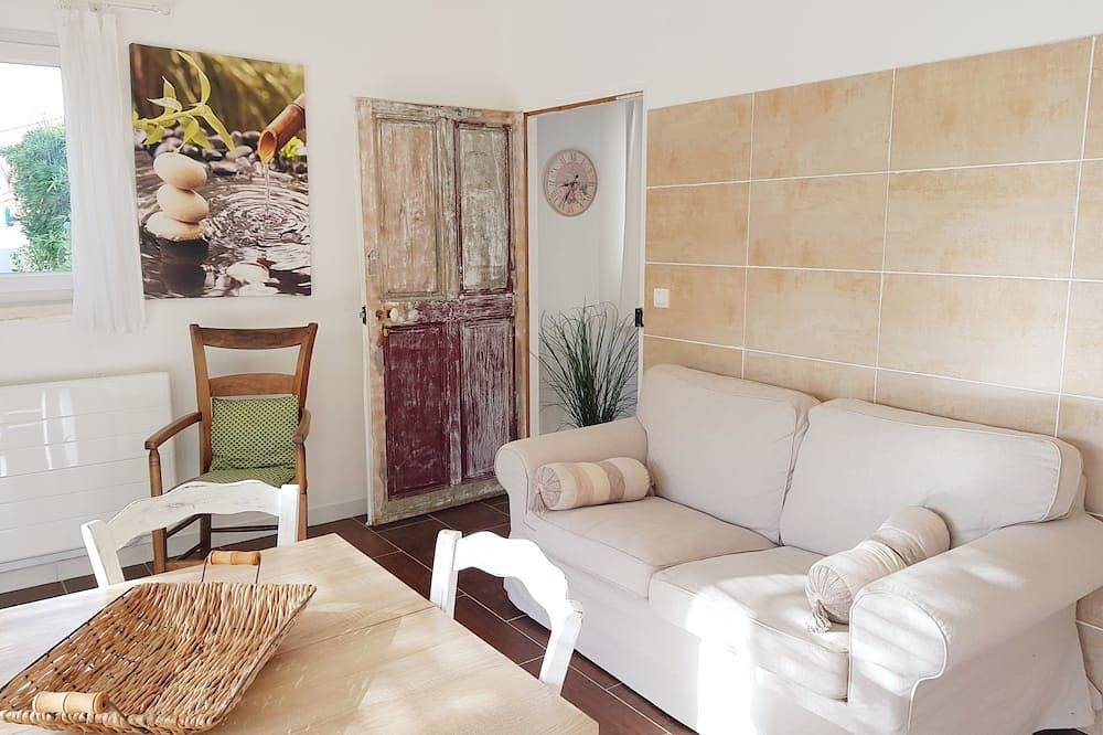 Location de Charme - Spa Extérieur - Clim - at the foot of Mont Ventoux in Mazan, Parque natural regional del Mont Ventoux