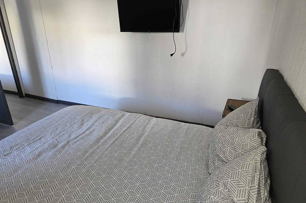 Entire apartment, Gite kastor in Rivesaltes, Perpignan region