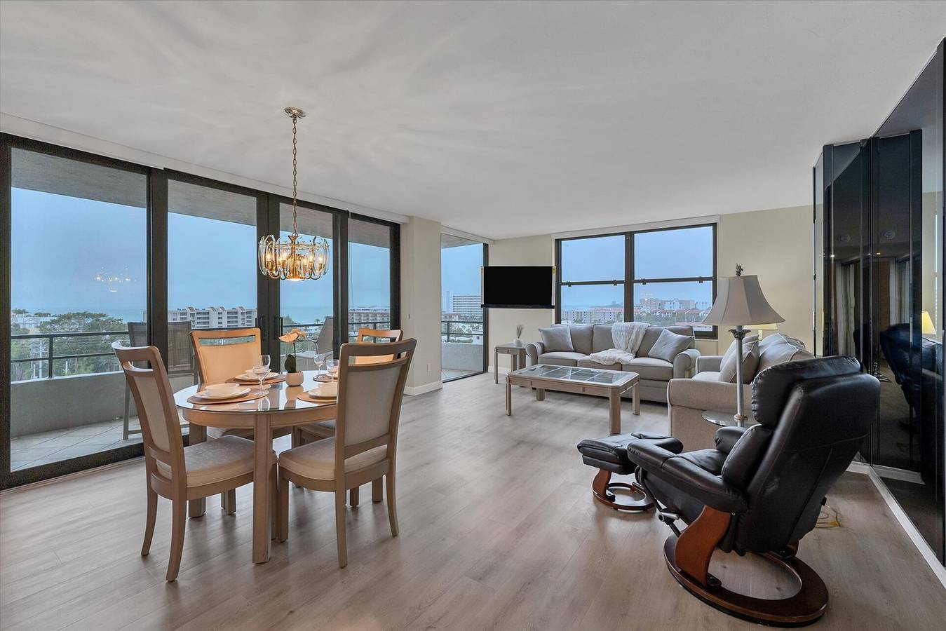 Stay at Sarasota County Villa 1005: Gulf Views & Resort Amenities in Siesta Key, Florida, Sarasota County