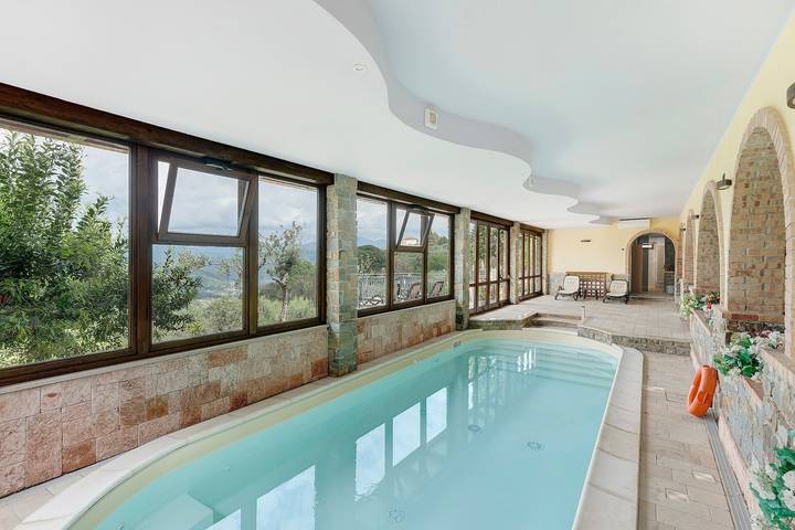 Ferienhaus für 13 Personen, mit Balkon und Whirlpool sowie Garten und Kinderpool in Kampanien - 4