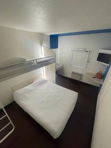 Hôtel pour 3 personnes, avec terrasse à Bollène