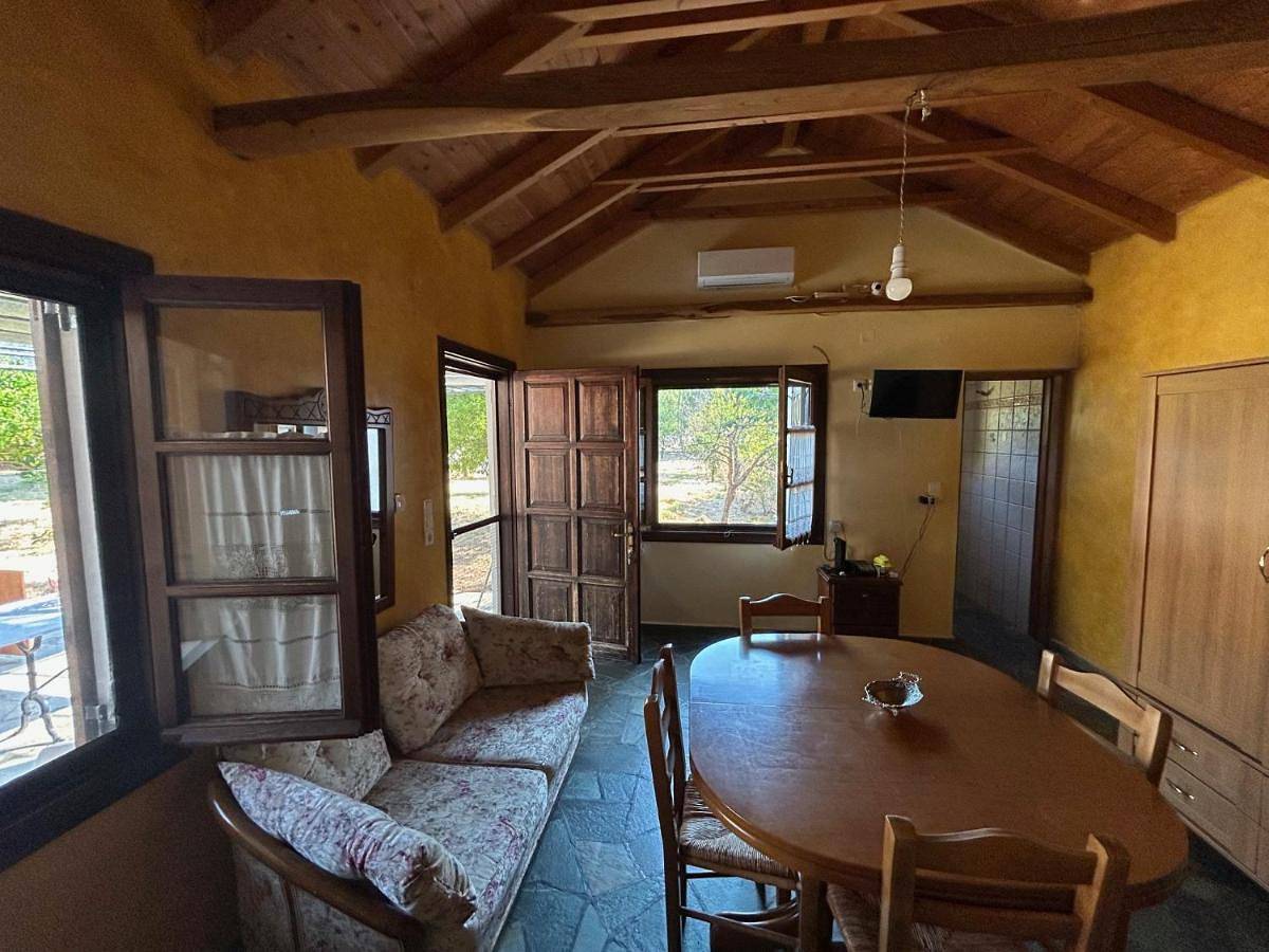 Thalatta and Oros Traditional Villa in Tyr, Kinuria