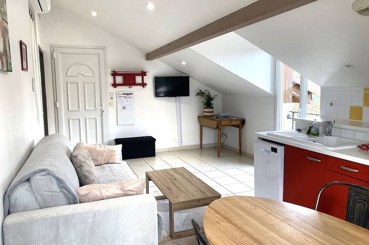 Holiday apartment for 3 people, with pool and balcony as well as garden - 1