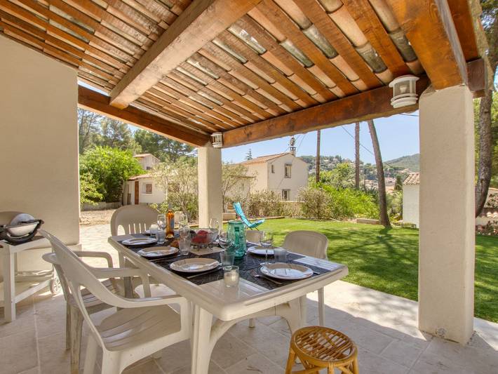 Location de vacances pour 8 personnes, avec terrasse et jardin à Saint-Cyr-sur-Mer - 3