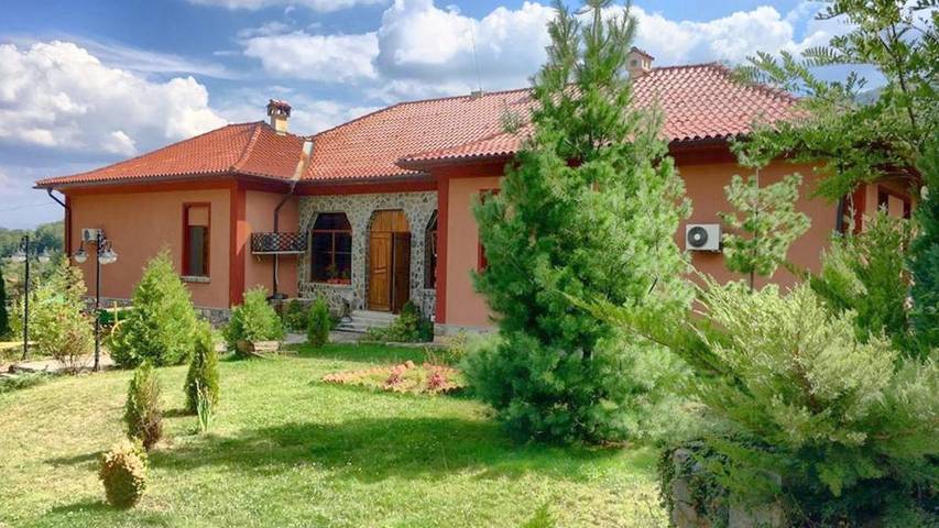 Casa rural para 3 personas, con sauna además de piscina y jardín en Bulgaria