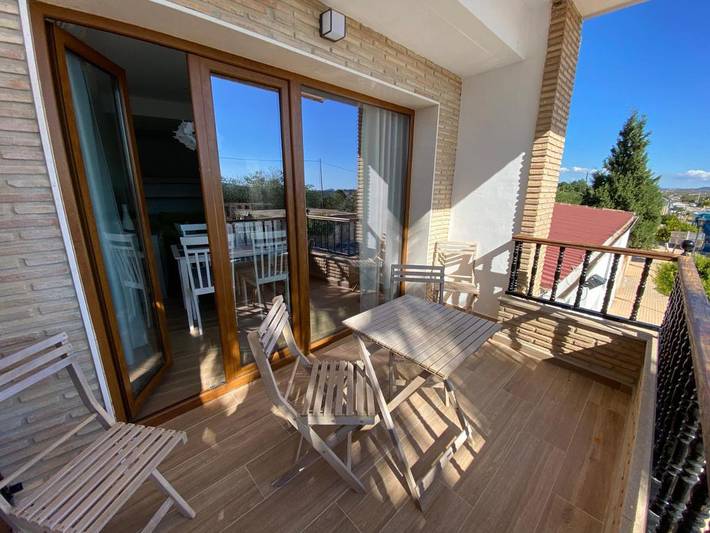 Casa rural para 4 personas, con vistas además de piscina y balcón en Losa del Obispo - 4