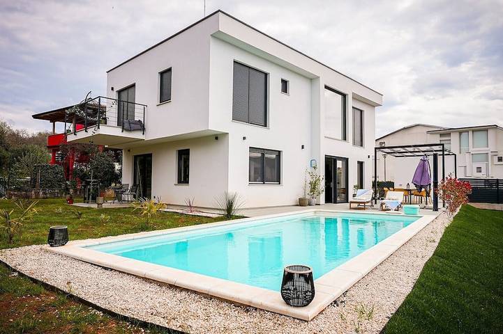 Villa für 6 Personen, mit Balkon und Garten in Umag