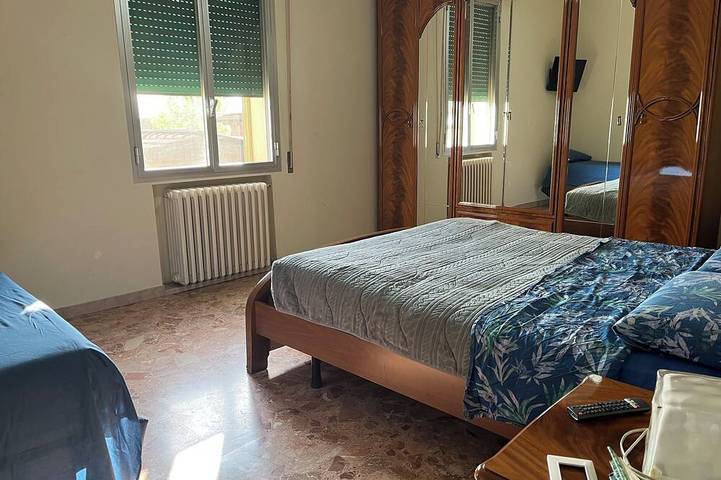 Appartamento intero, Casa con 5 posti letto con annesso un piccolo monolocale con altri 2 posti letto in Budrio, Provincia di Bologna