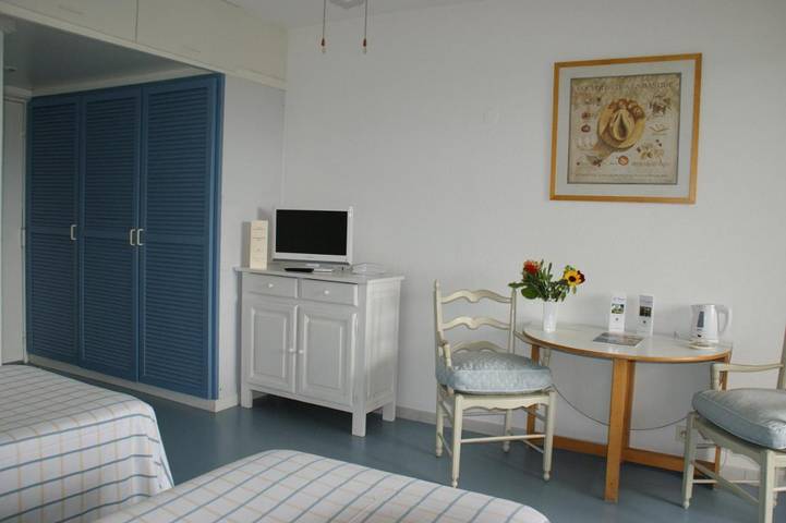 Location de vacances pour 2 personnes, avec piscine ainsi que vue et jardin dans Thermes de Gréoux les Bains - 4