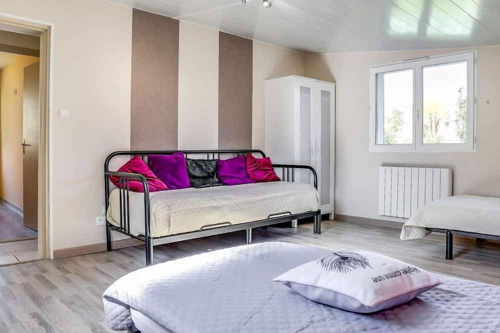 Lamomali by Interhome in Lancieux, Región de Dinan