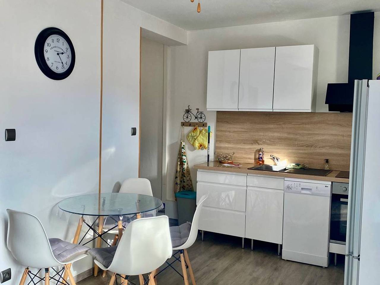 Entire apartment, Cozy F2 Apartment with Terrace, Parking, Wifi - Close to Thermal Baths and Town Center in Amélie-les-Bains-Palalda, Mediterranean Coast (France)