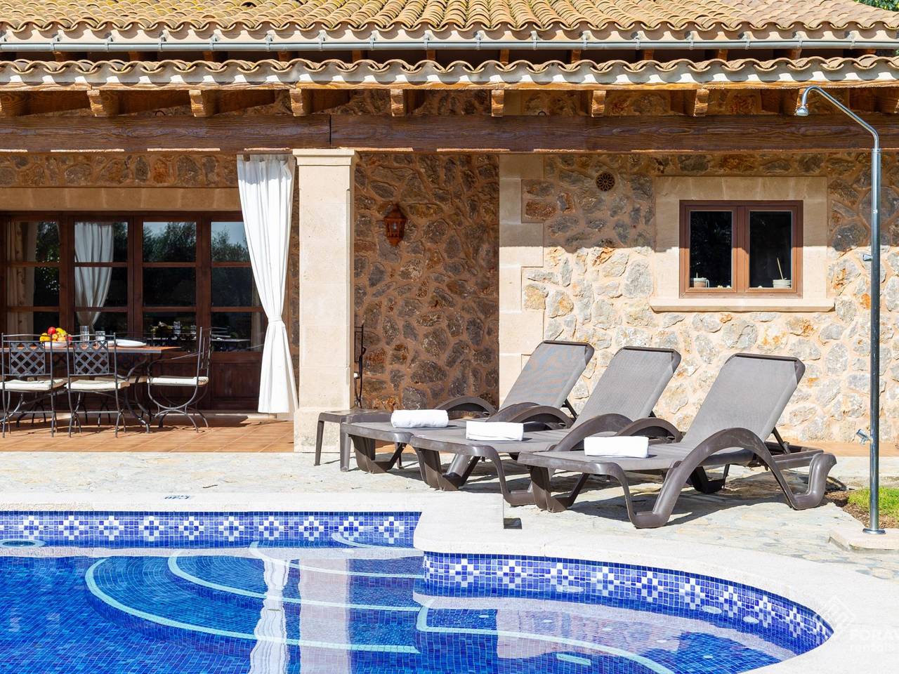 Son March - Espectacular villa con piscina y jardín en las afueras de sa Pobla in Sa Pobla, Mallorca Norte